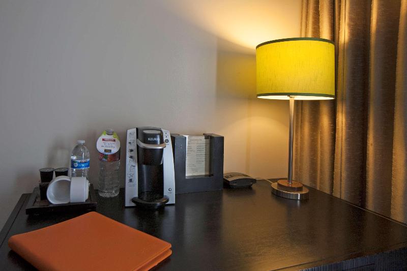 غرفة ديلوكس, Cova