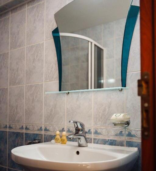 اتاق استاندارد با بالکن, Dionis