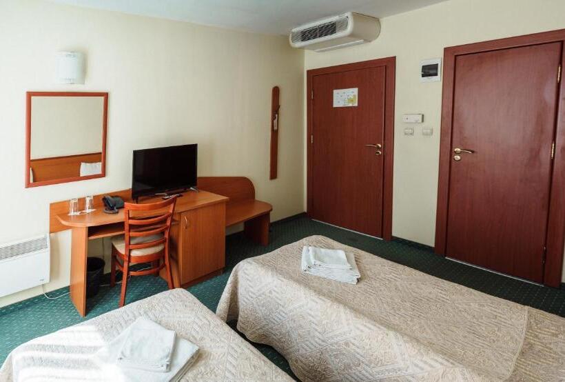 اتاق استاندارد با بالکن, Dionis