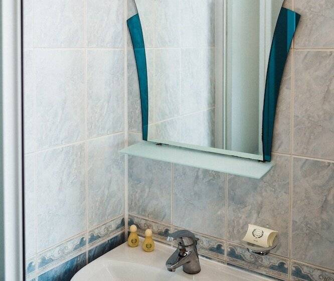 اتاق استاندارد با بالکن, Dionis