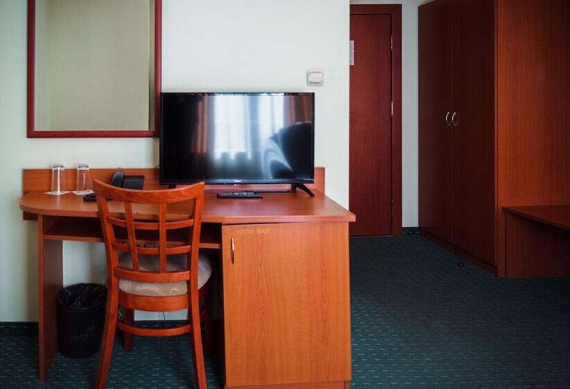 اتاق استاندارد با بالکن, Dionis