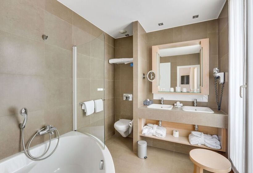 اتاق خانوادگی, Duret Paris