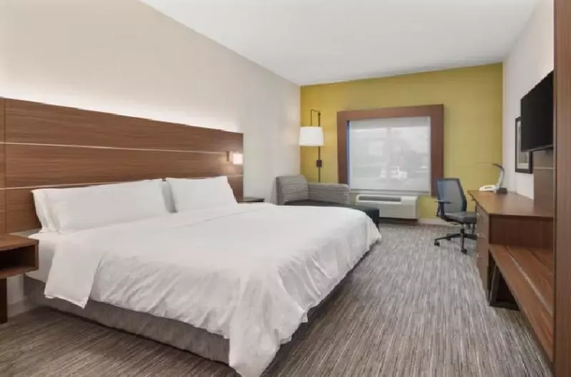 اتاق استاندارد با تخت بزرگ برای معلولان, Holiday Inn Express Hotel Sacramento Airport Natomas By Ihg