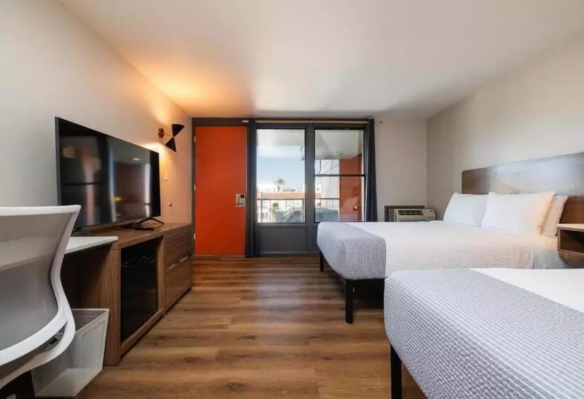 デラックスルーム, La Luna Inn, Ascend Hotel Collection
