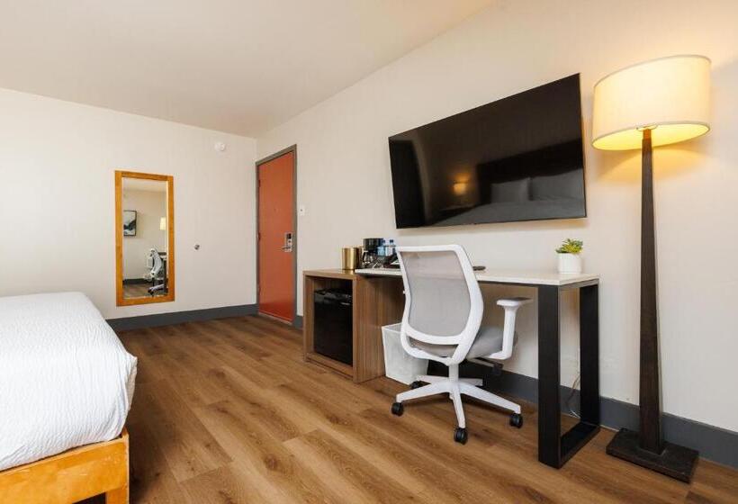 اتاق لوکس با تخت بزرگ, La Luna Inn, Ascend Hotel Collection