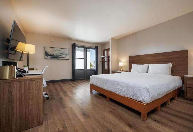 اتاق استاندارد با تخت بزرگ برای معلولان, La Luna Inn, Ascend Hotel Collection