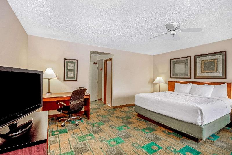 이그제큐티브 스위트 킹침대, La Quinta By Wyndham Des Moines West Clive