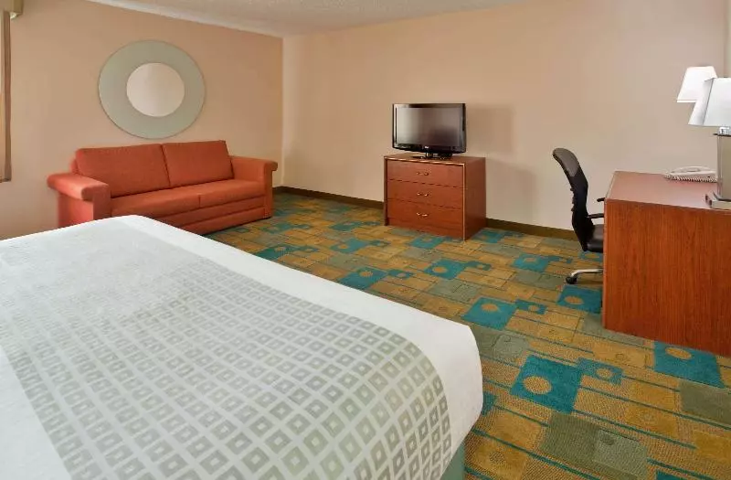 سوئیت اجرایی با تخت کینگ, La Quinta By Wyndham Des Moines West Clive