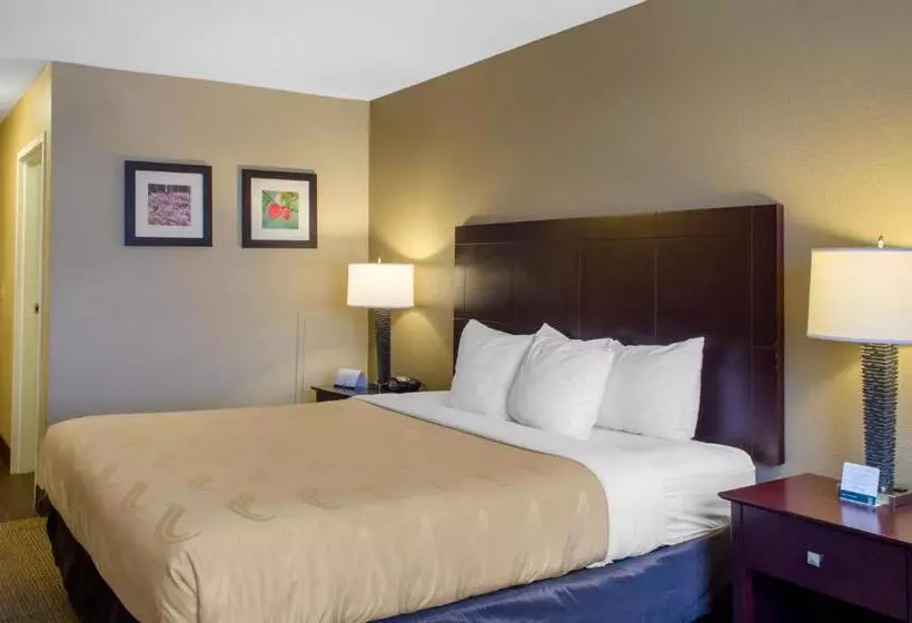 ２ダブルベッドのスタンダードルーム, Quality Inn Ruston