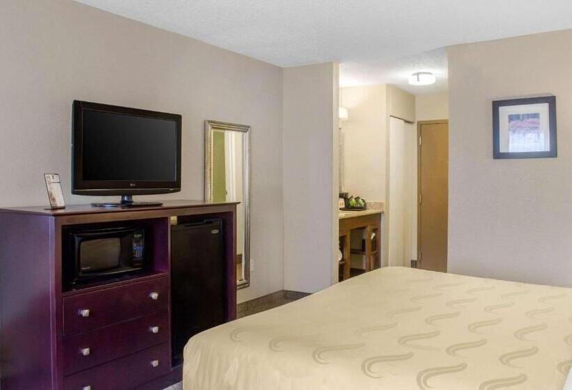 キングサイズベッドのスタンダードルーム, Quality Inn Ruston