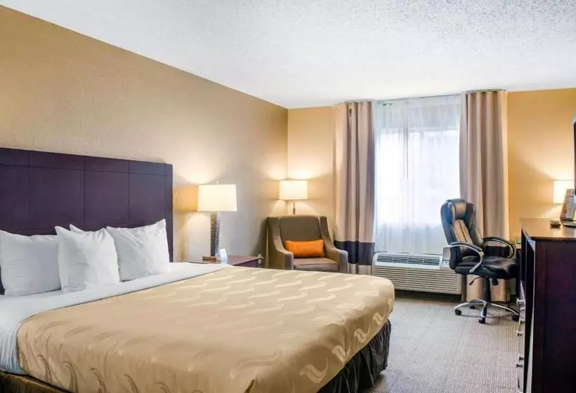 キングサイズベッドのスタンダードルーム, Quality Inn Ruston