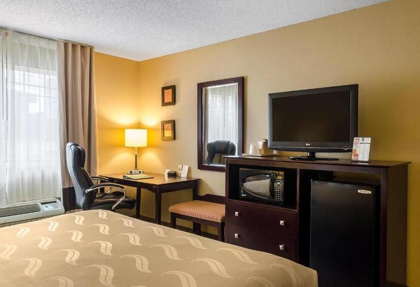身障者適用キングサイズベッドルーム, Quality Inn Ruston