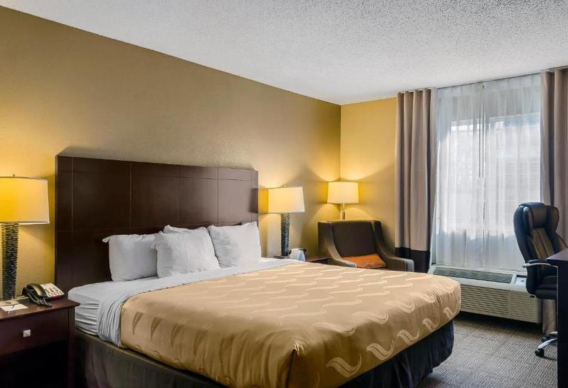 身障者適用キングサイズベッドルーム, Quality Inn Ruston