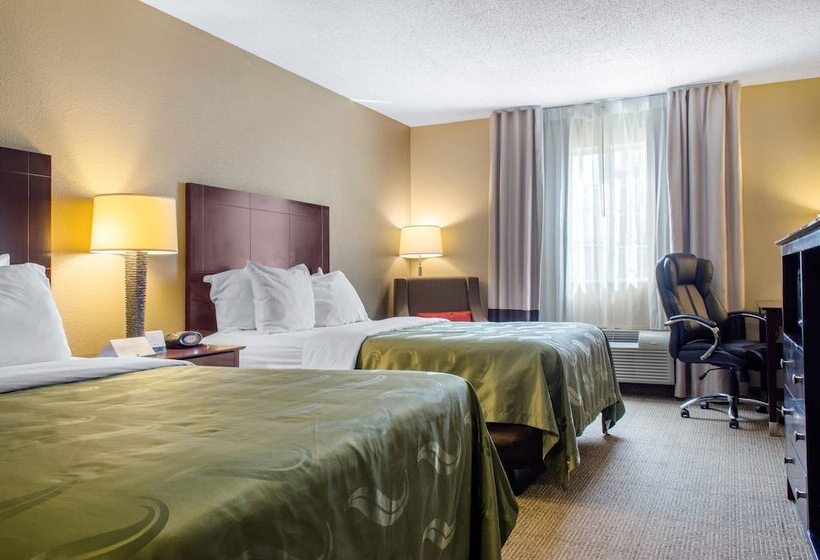 ２ダブルベッドのスタンダードルーム, Quality Inn Ruston