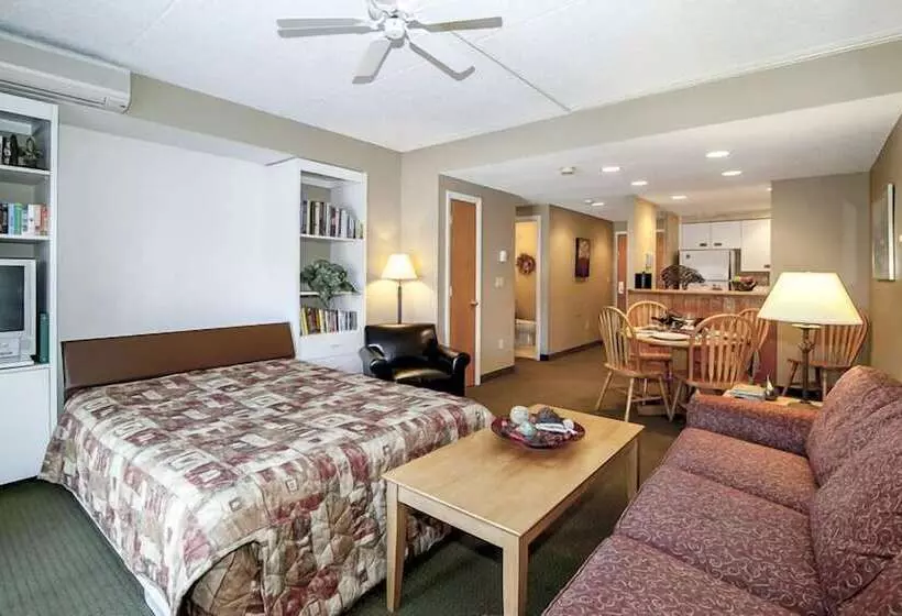 Standard-studio, Rivergreen Resort