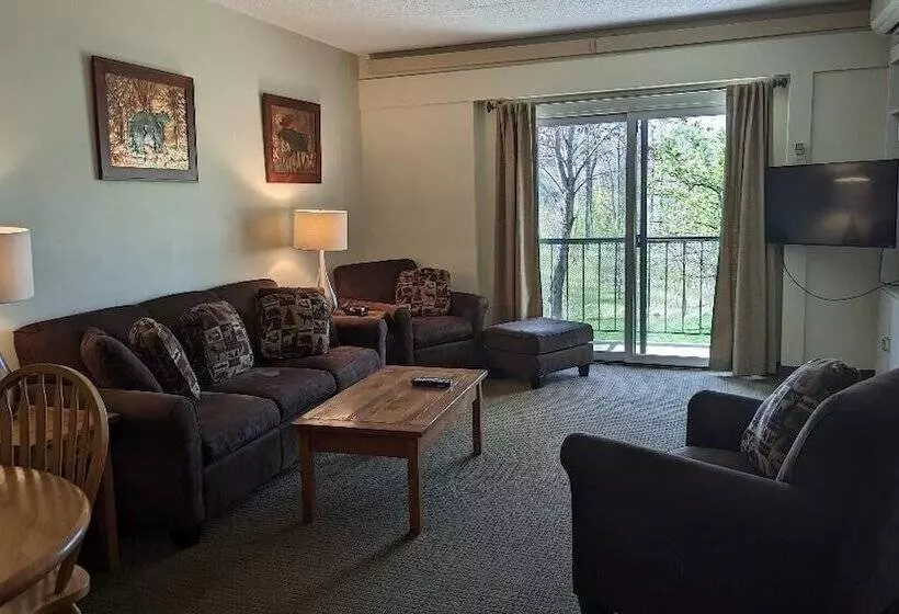 Standard-studio, Rivergreen Resort