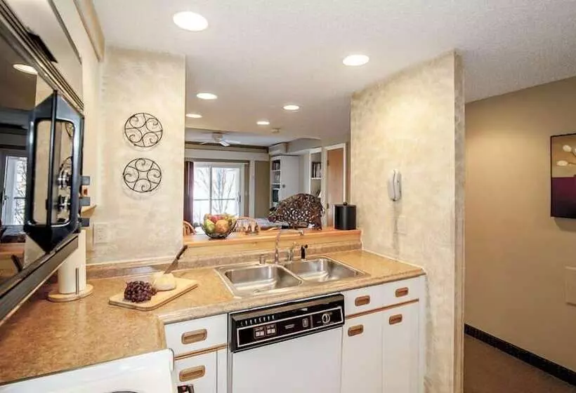Standard-studio, Rivergreen Resort