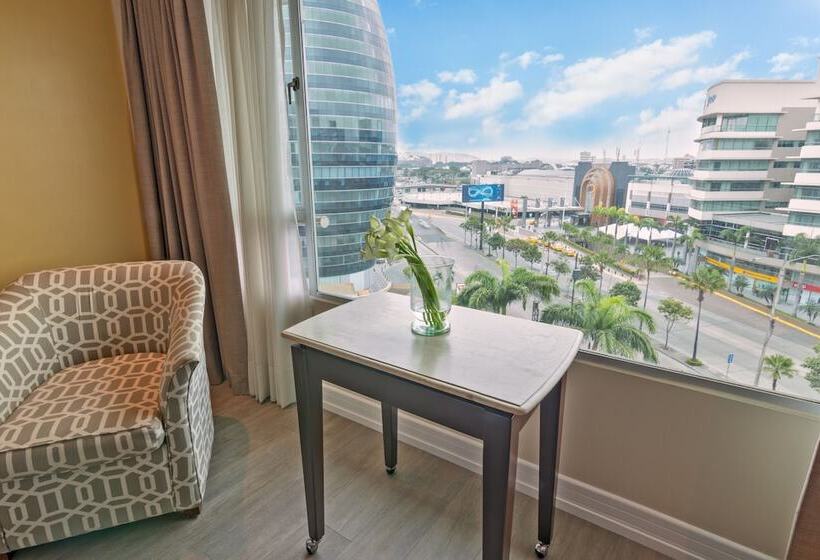 Номер Клуб, Sheraton Guayaquil
