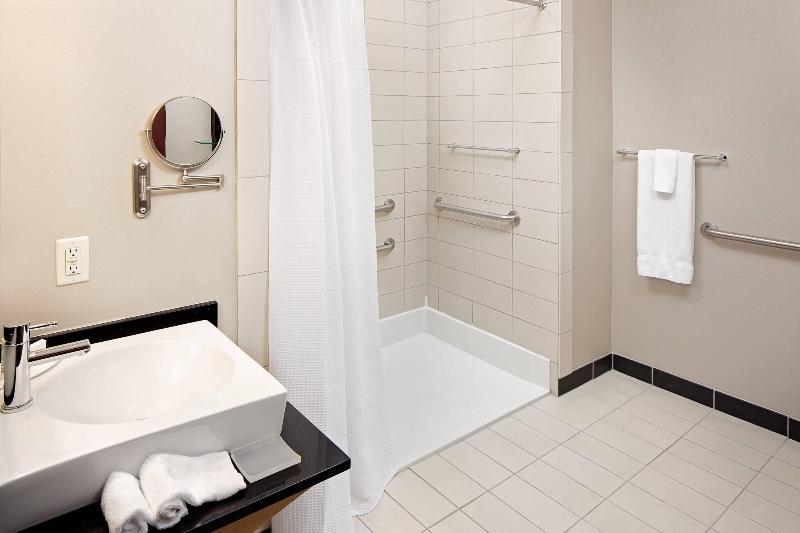Люкс Кровать Квин, Springhill Suites By Marriott Green Bay