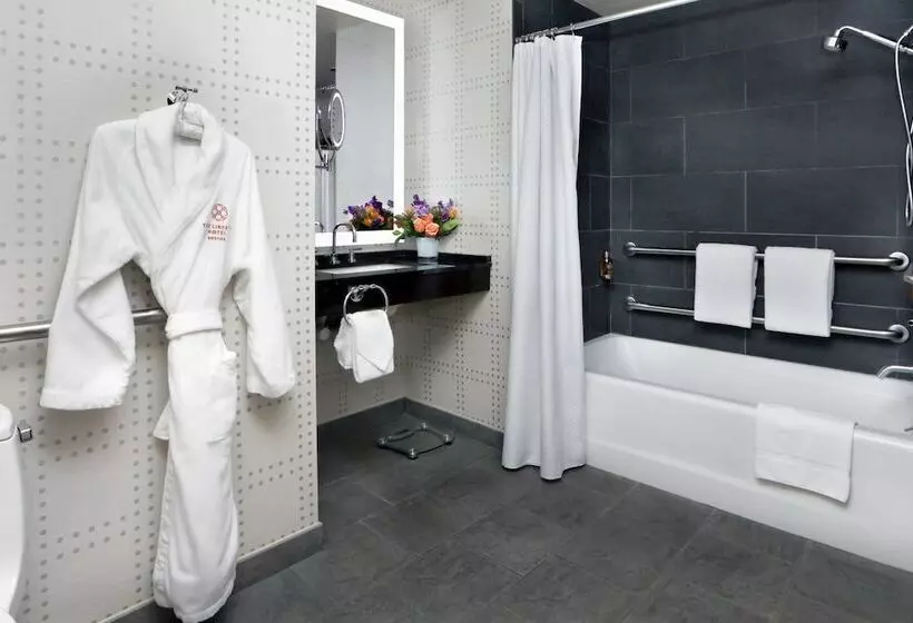 اتاق سوپریور, The Liberty, A Luxury Collection Hotel, Boston