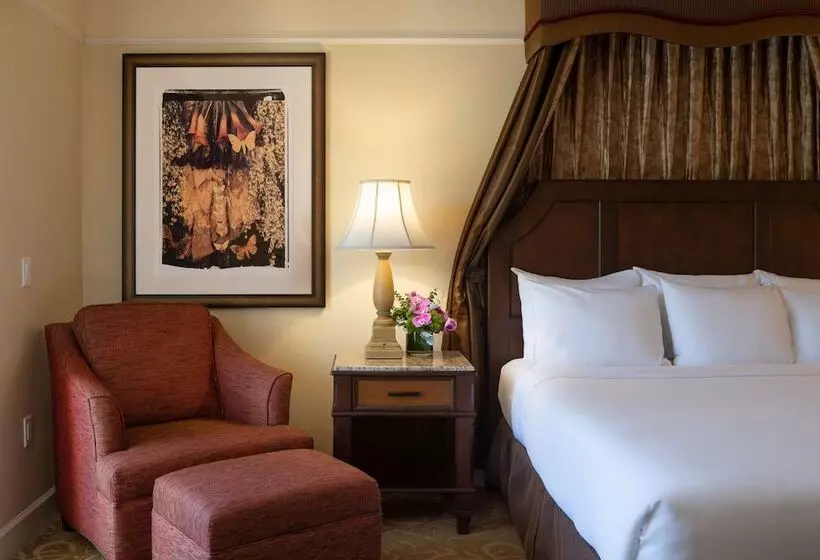 سوییت, The Meritage Resort And Spa