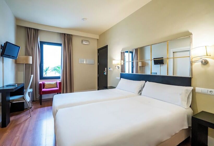 スタンダードルーム, Yit El Postigo