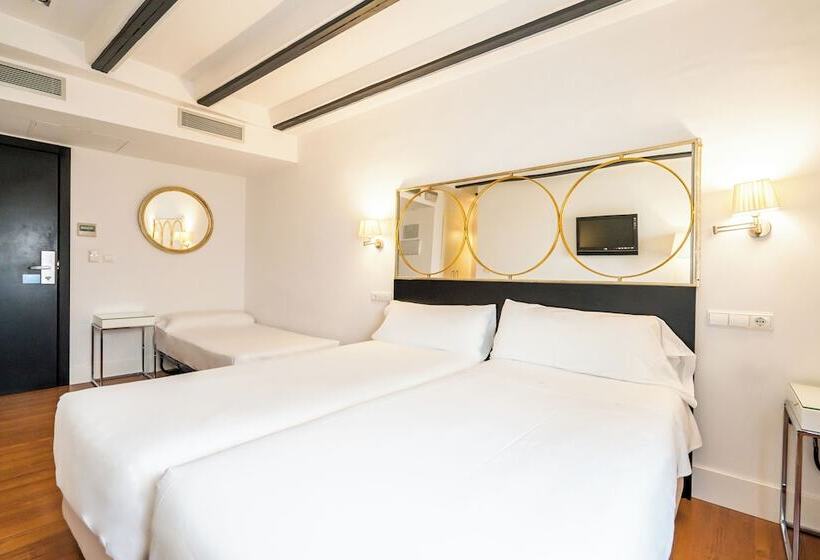 スタンダードルーム, Yit El Postigo