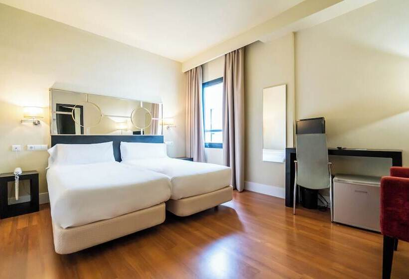 スタンダードルーム, Yit El Postigo