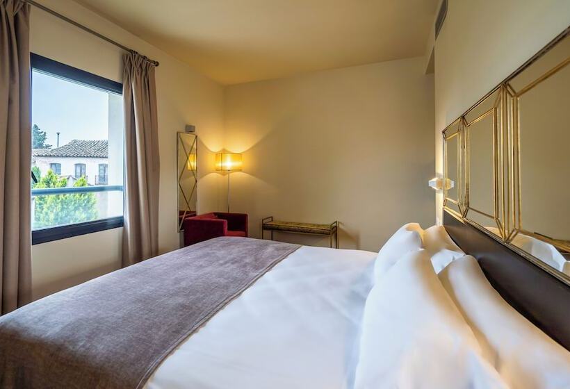 ジュニアスイート, Yit El Postigo