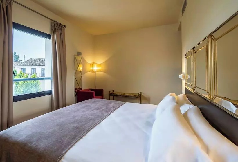 Junior Suite, Yit El Postigo