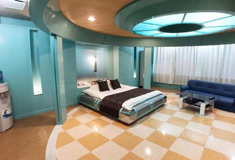 חדר סטנדרט עם מיטת קינג, Xenia Takinoyashiro