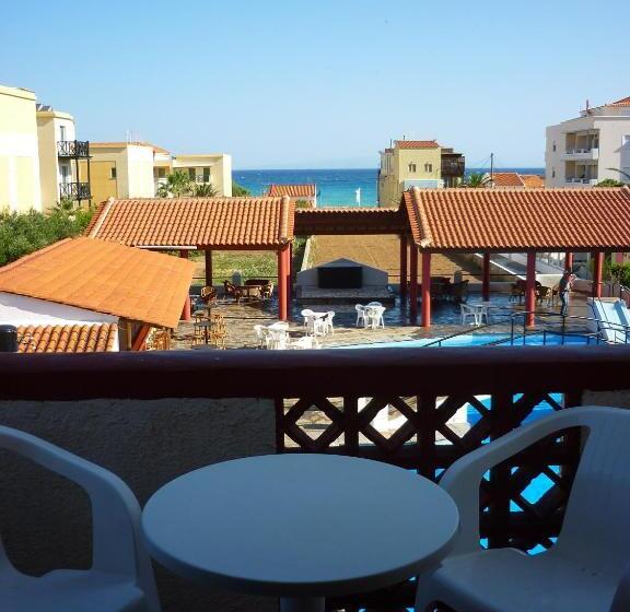 スタンダードスタジオ, Anema By The Sea Guesthouse