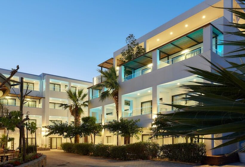 חדר סטנדרט נוף לבריכה, Arminda Hotel & Spa