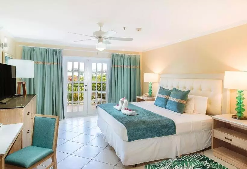 اتاق لوکس با چشم‌انداز باغ, Bay Gardens Beach Resort & Spa