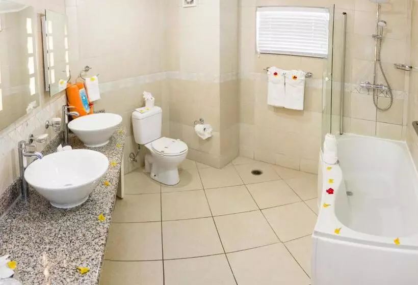 سوئیت 2 خوابه, Bay Gardens Beach Resort & Spa