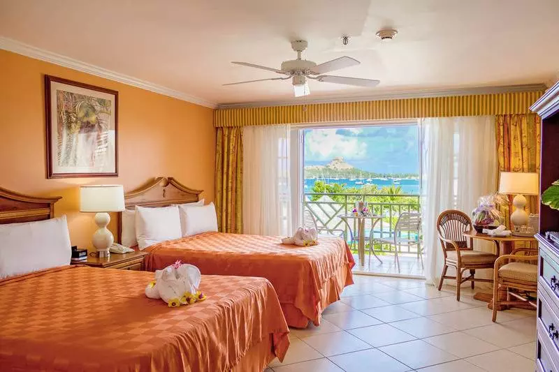 اتاق لوکس با چشم‌انداز استخر, Bay Gardens Beach Resort & Spa