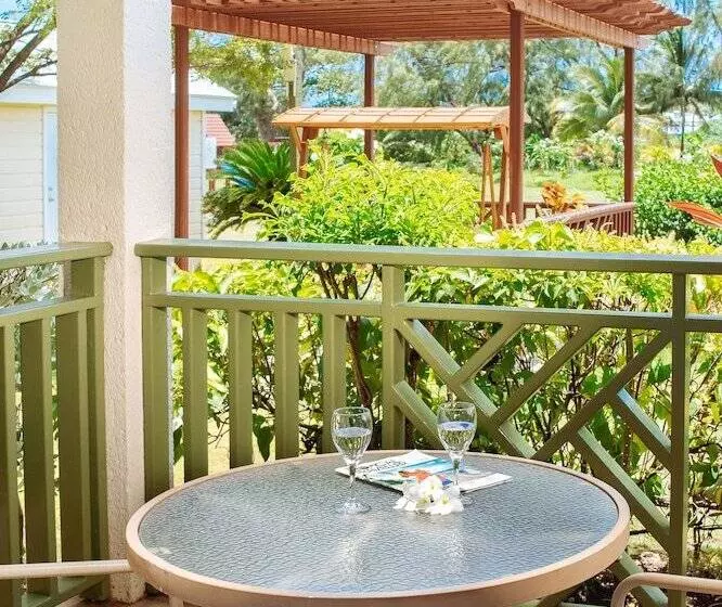 اتاق لوکس با چشم‌انداز باغ, Bay Gardens Beach Resort & Spa