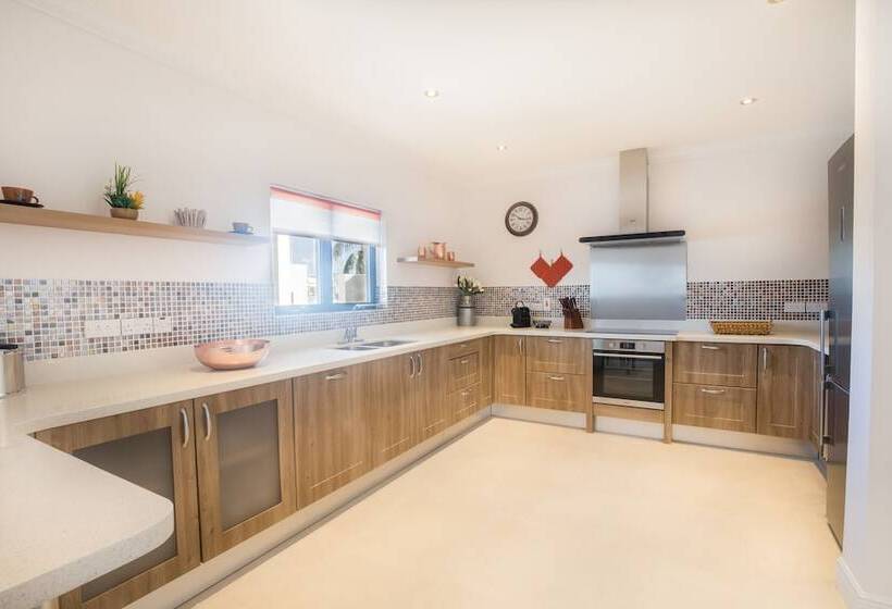 豪华园景房, Bay Gardens Beach Resort & Spa