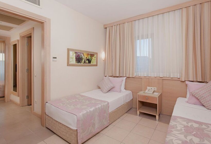 غرفة عائلية, Can Garden Resort