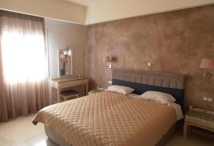 شقة غرفة واحدة, Frosini Gardens