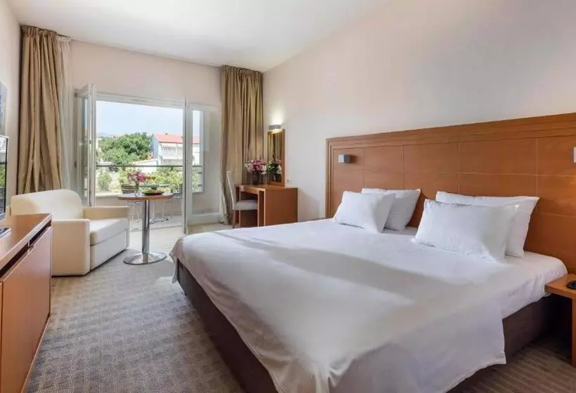 公園の見えるスーペリアルーム, Family Hotel La Luna All Inclusive