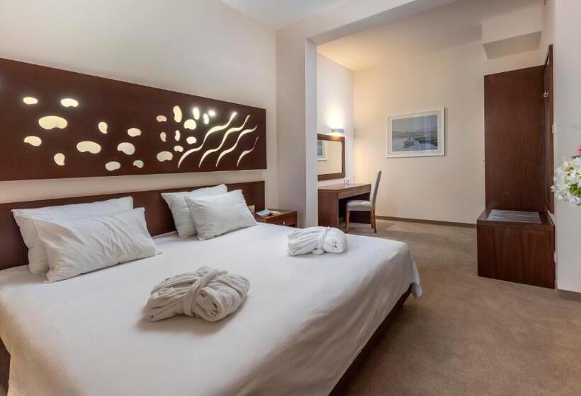 סוויטת ג'וניור, Family Hotel La Luna   All Inclusive