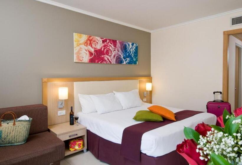 غرفة سوبيريور مطلة على حمام السباحة, Leonardo Royal Resort Eilat