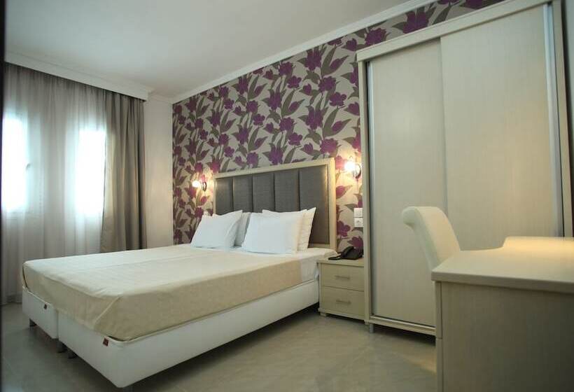 带1个卧室的带海景的公寓, Naias