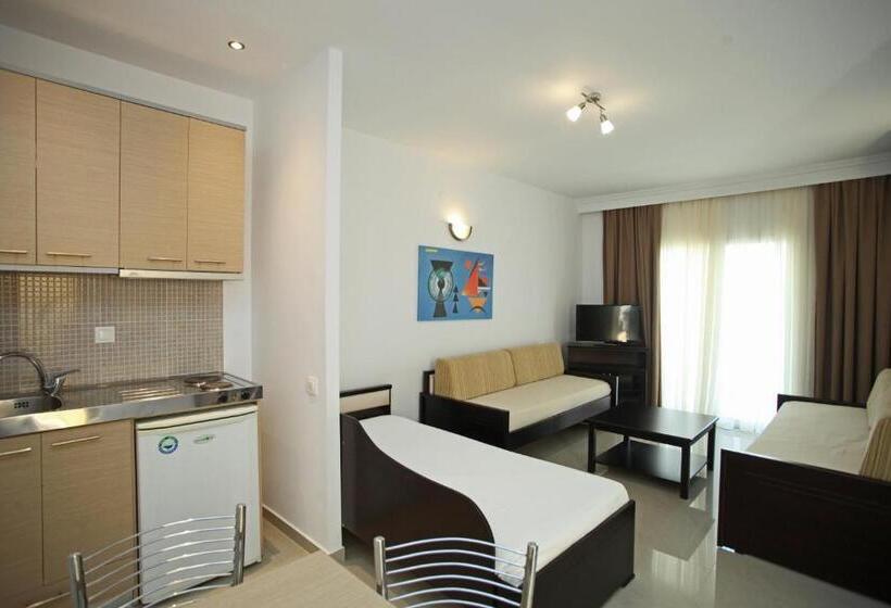 带1个卧室带花园景观的公寓, Naias