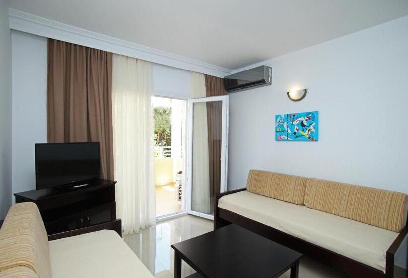 带1个卧室带花园景观的公寓, Naias