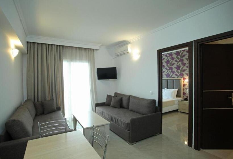 带1个卧室的带海景的公寓, Naias