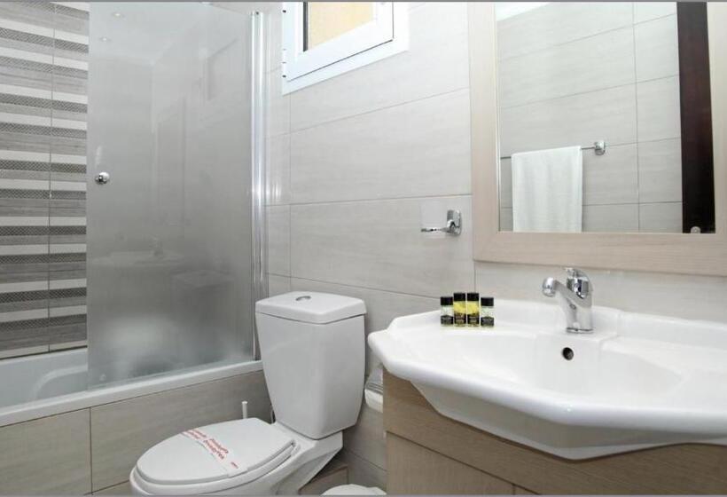 带1个卧室的带海景的公寓, Naias