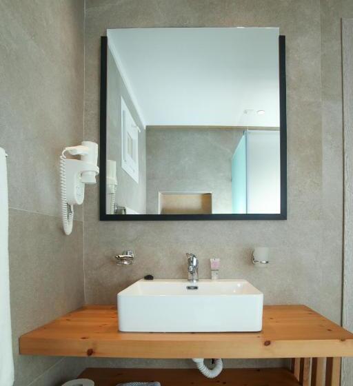 带1间卧室的公寓侧面带海景, Naias