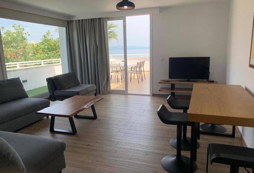 带2个卧室的公寓, Naias